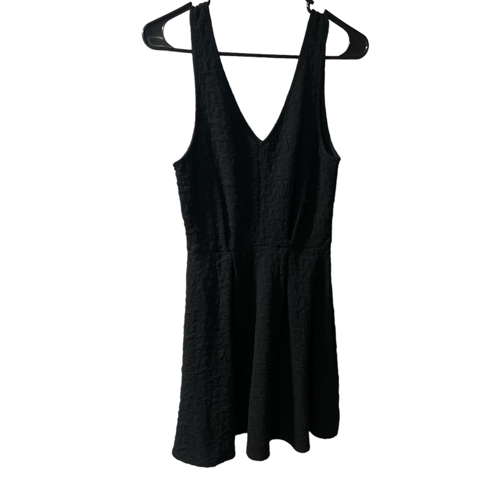 Everly v-neck sleeveless black dress Sz M GUC